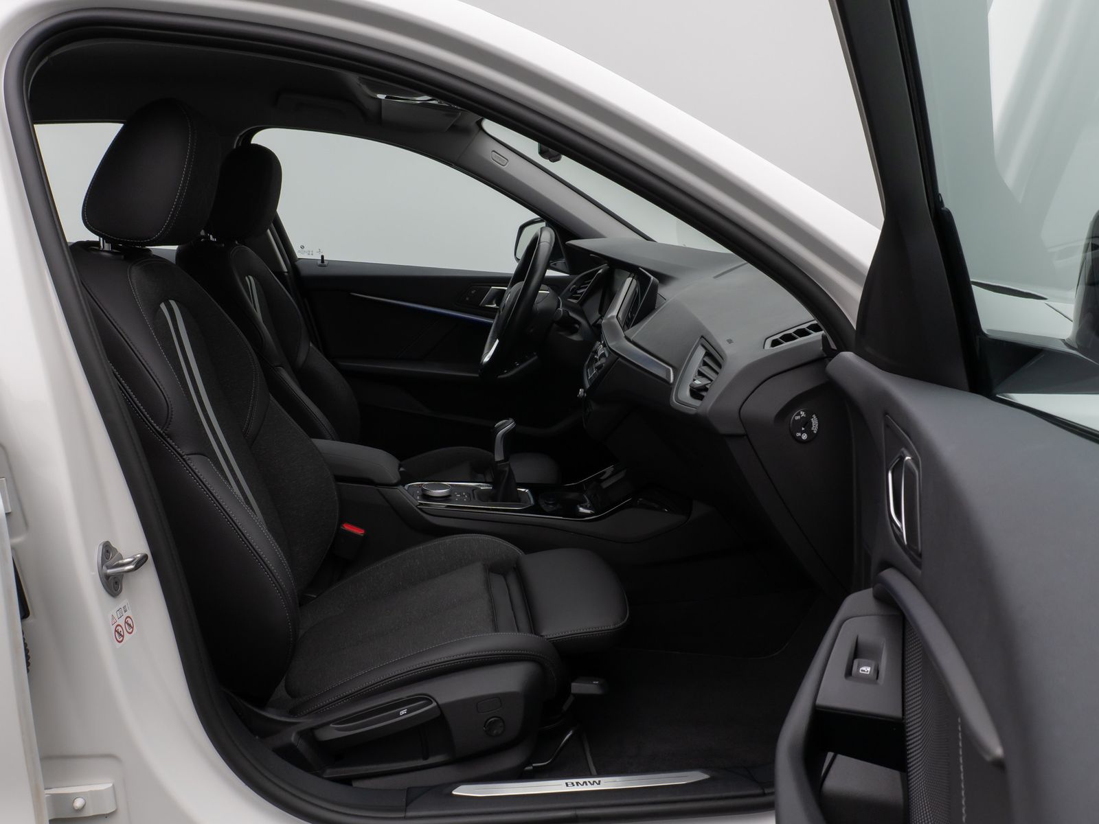 Fahrzeugabbildung BMW 118i SportLine Kamera DAB Lenkrhzg Komfort Alarm