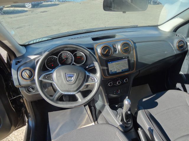 Fahrzeugabbildung Dacia Sandero II Stepway Celebration/1.Hd/Kamera