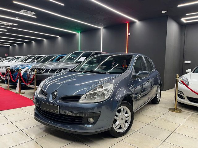 Renault Clio 1.2 16V 5 porte Luxe OK NEOPATENTAT