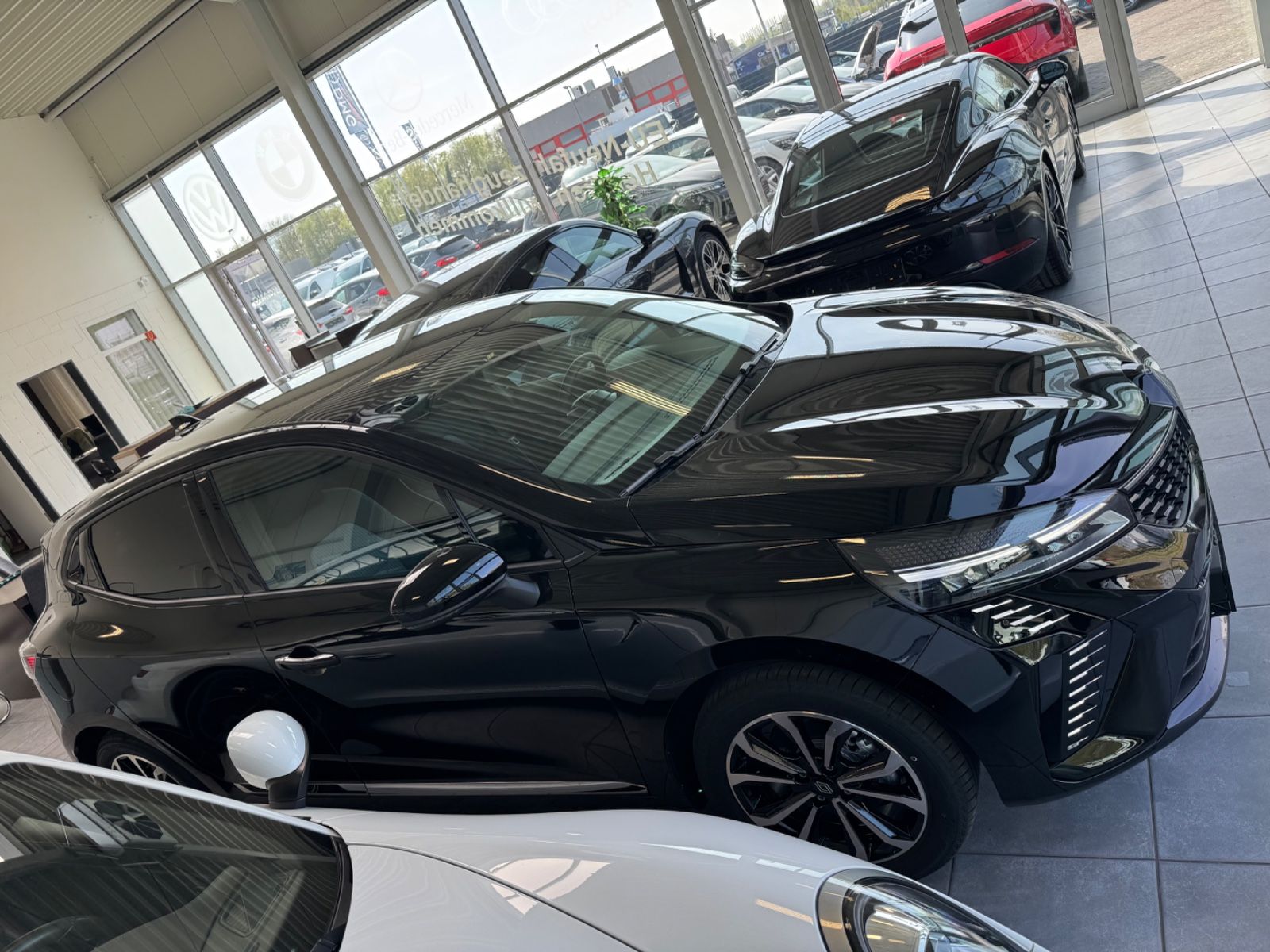 Fahrzeugabbildung Renault Clio V Techno  E-Tech/Automatik/Sofort