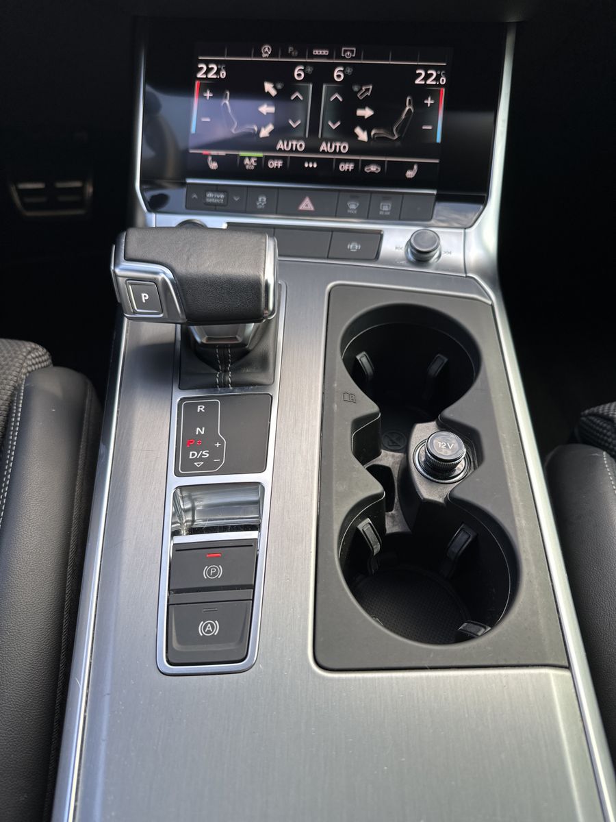Fahrzeugabbildung Audi A6 Avant 40 TDI Quattro S-Line NAV+LED+AHK+ACC