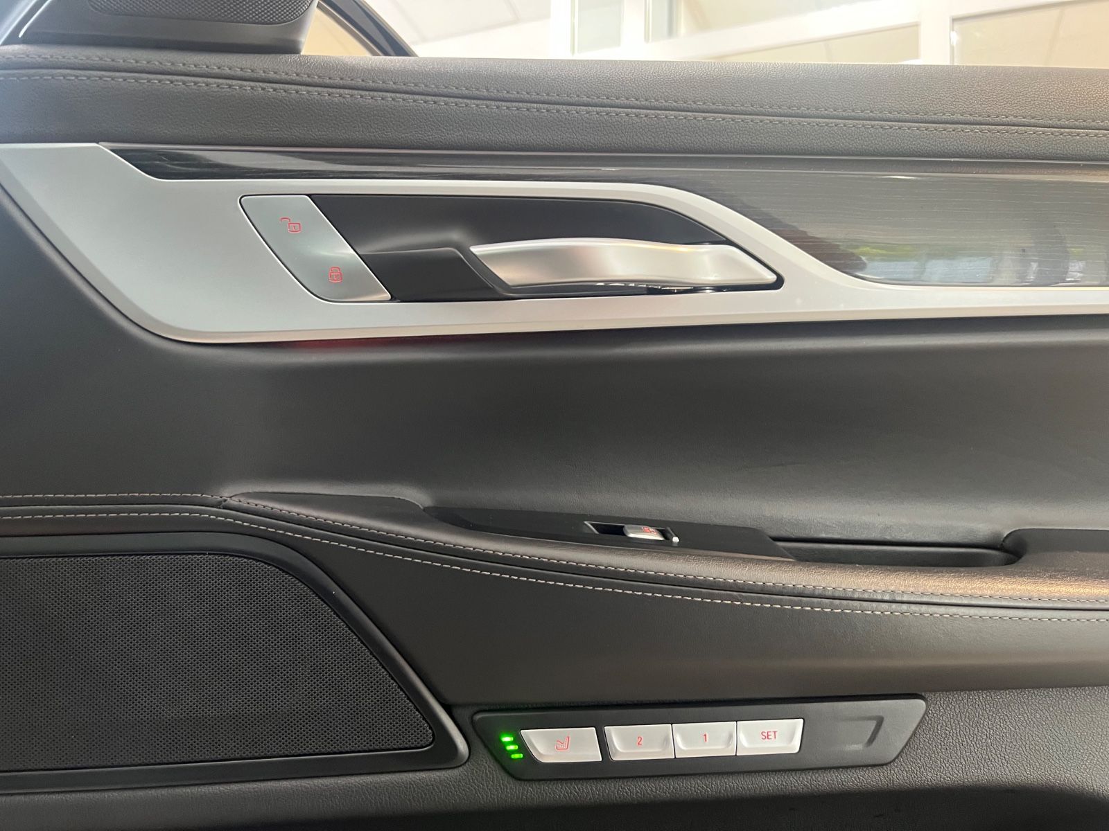 Fahrzeugabbildung BMW 740 d xDrive * SITZBELÜFTUNG*MASSAGE*360 KAMERA*
