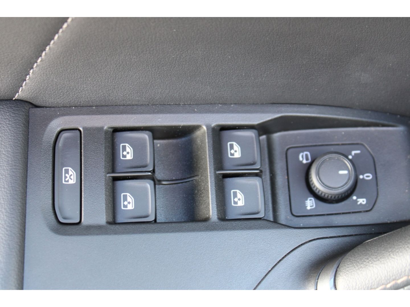 Fahrzeugabbildung CUPRA Formentor 1,5 TSi DSG ACC LED TWA  RFK Full Link