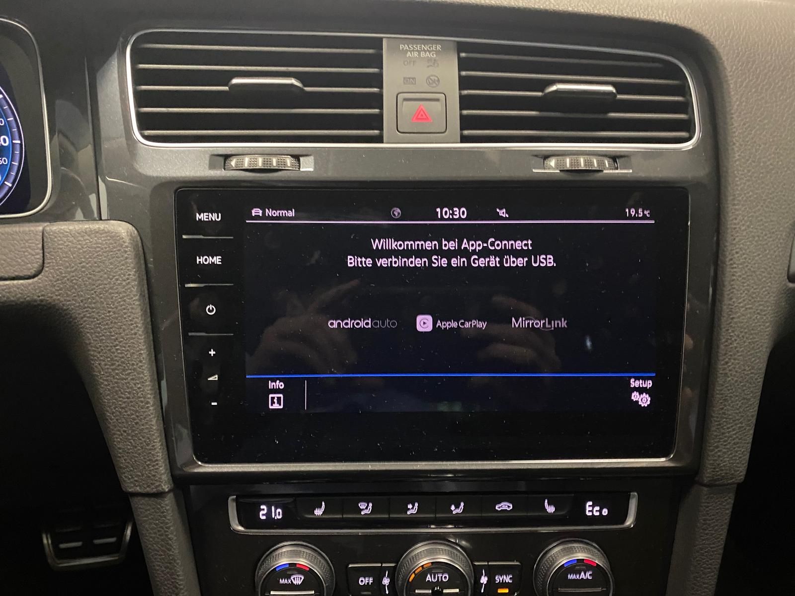 Fahrzeugabbildung Volkswagen Golf e-Golf Comfortline+ACC+RFK+NAVI+WÄRMEPUMPE