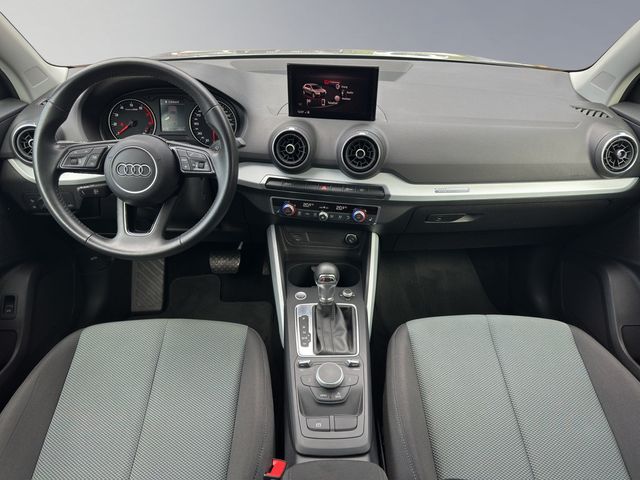 Q2 35 1.5 TFSI design S-tronic PDC SHZ NAVI LED
