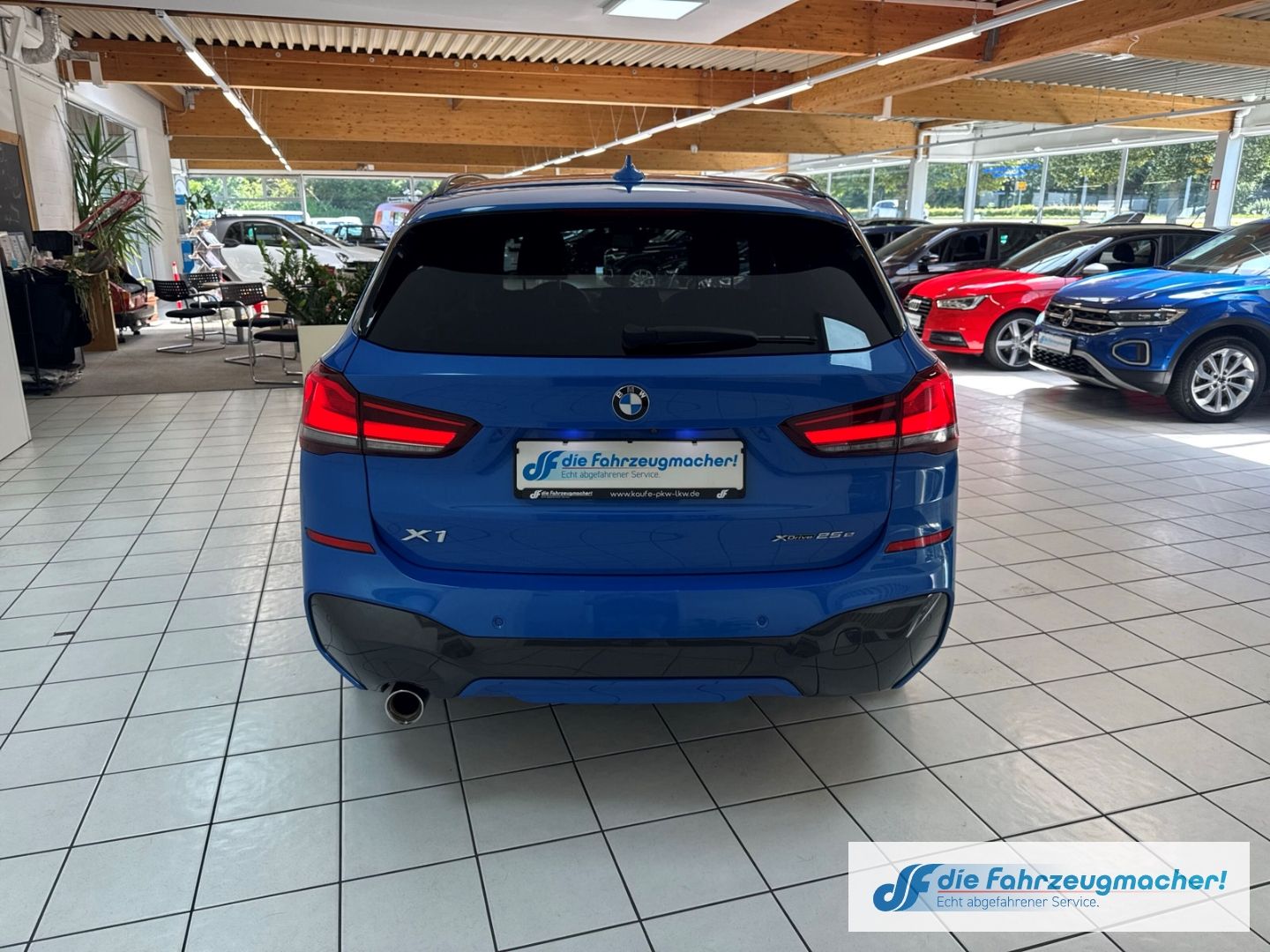 Fahrzeugabbildung BMW X1 xDrive 25 e M Sport M Sport Sportpaket HUD AH