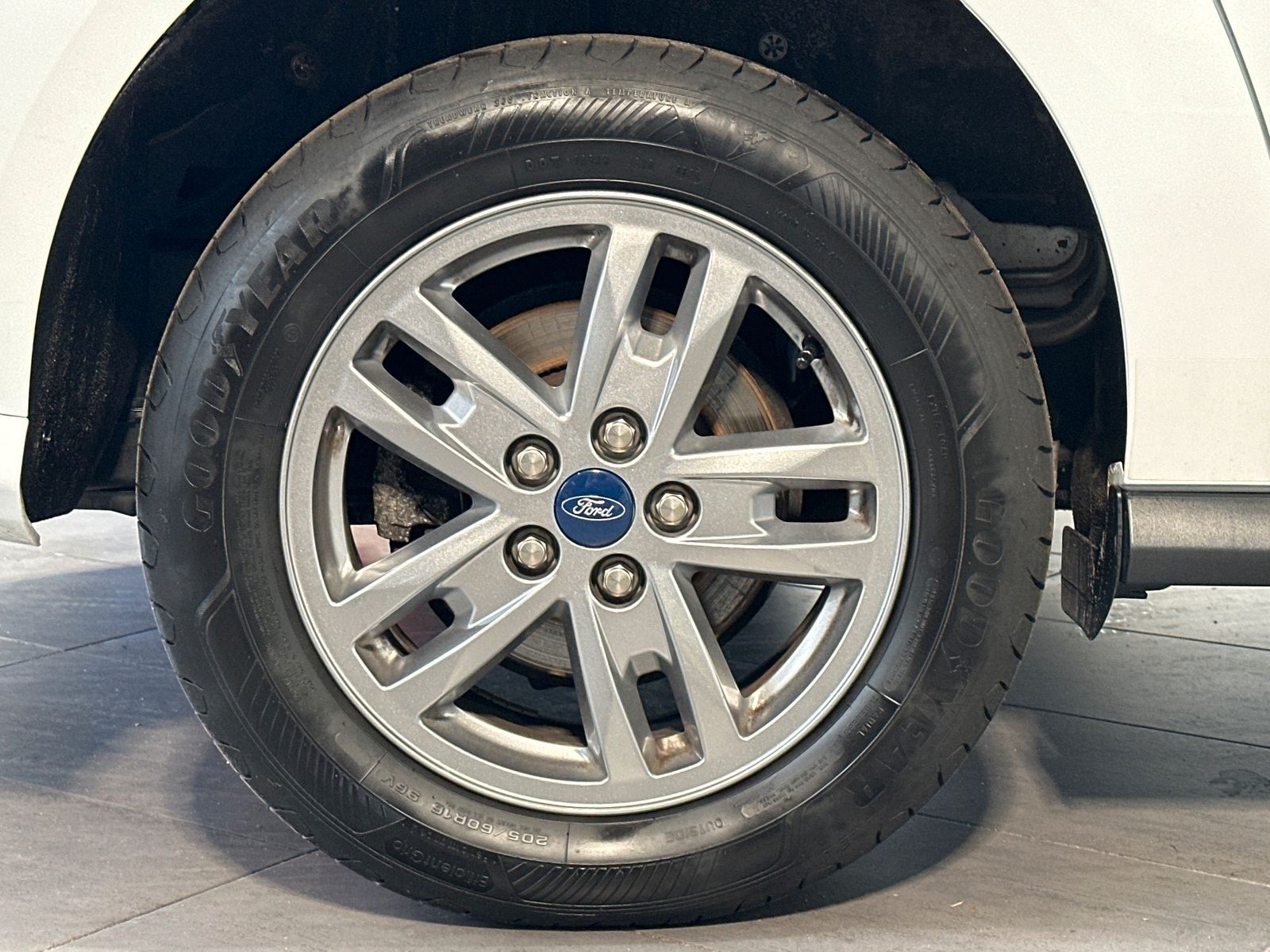 Ford Grand Tourneo Connect 1.5 Aut. Titanium 7-Sitzer imagem 2