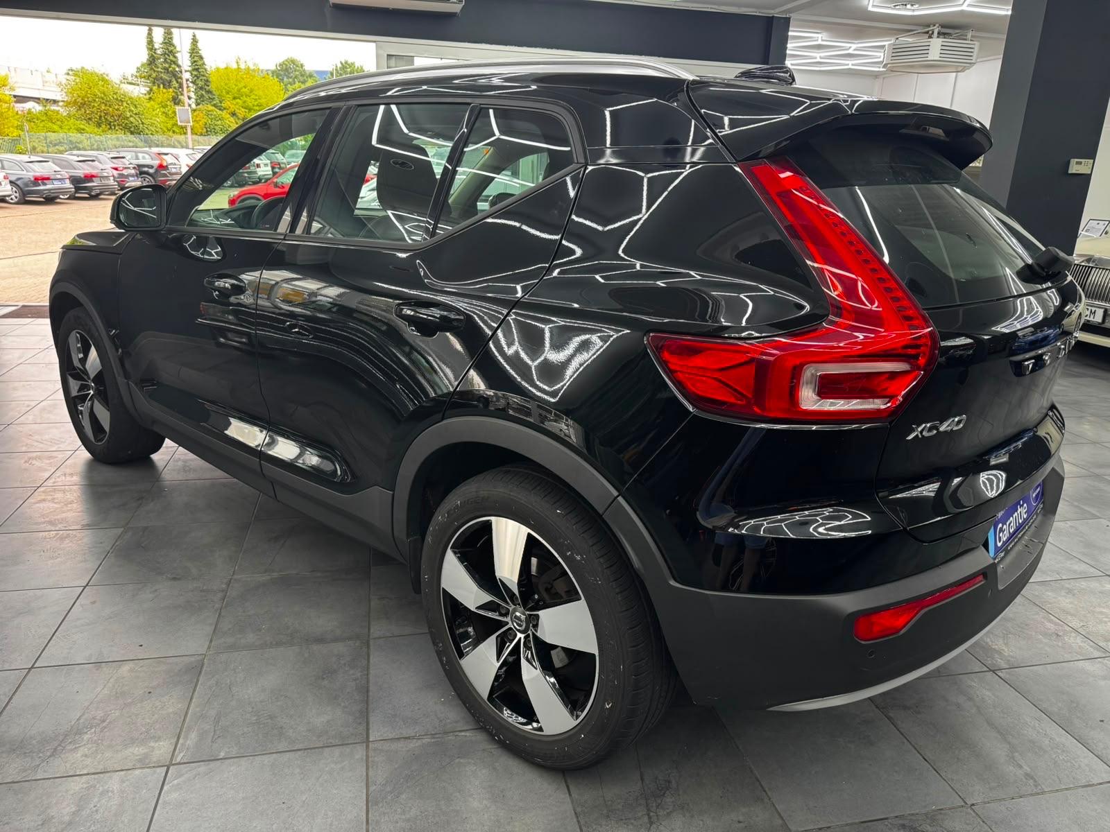 Volvo XC40 Momentum 2WD *Tempomat *PDC *SHZ *Sensus