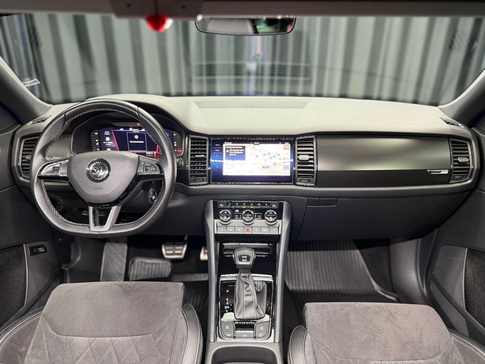 Fahrzeugabbildung SKODA Kodiaq Sportline 4x4|CANTON|360°|AHK