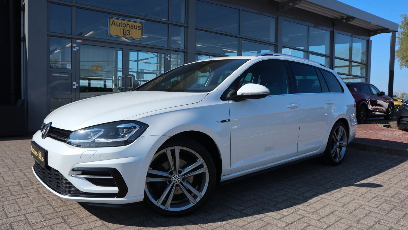 Gebrauchtwagen Volkswagen Golf Golf VII Variant R-Line Highline DSG LED Pano in Bergen