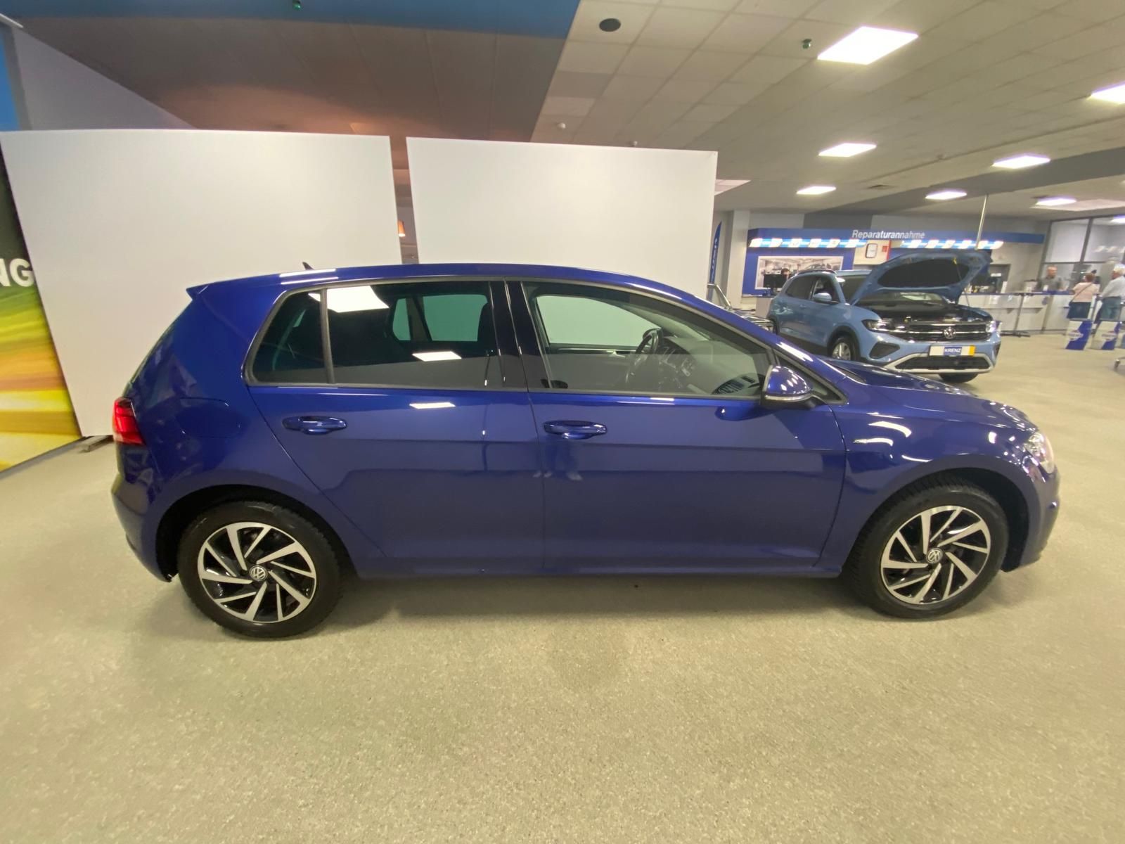 Fahrzeugabbildung Volkswagen Golf 1.0 TSI Join+ALLWETTER+KLIMA+SITZHEIZ+NAVI+
