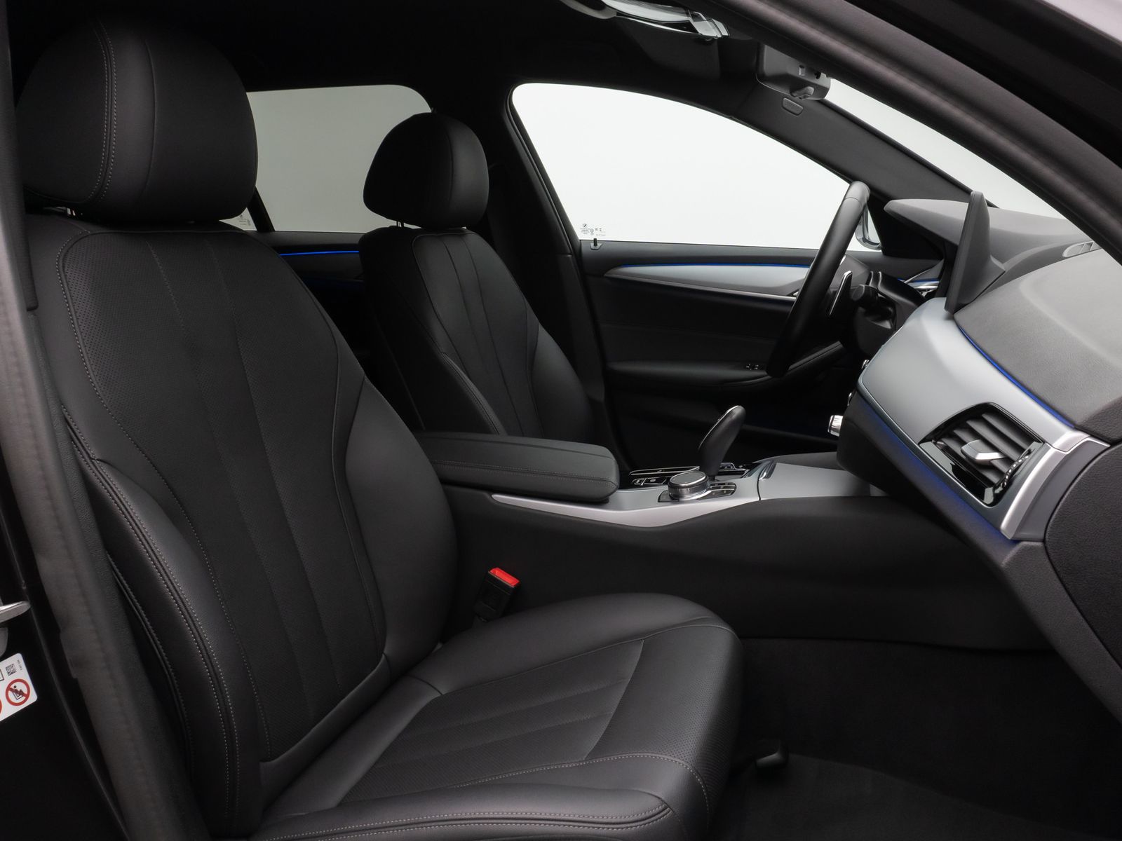 Fahrzeugabbildung BMW 520d Kamera DAB 4xKlima Leder M Sport AHK Alarm