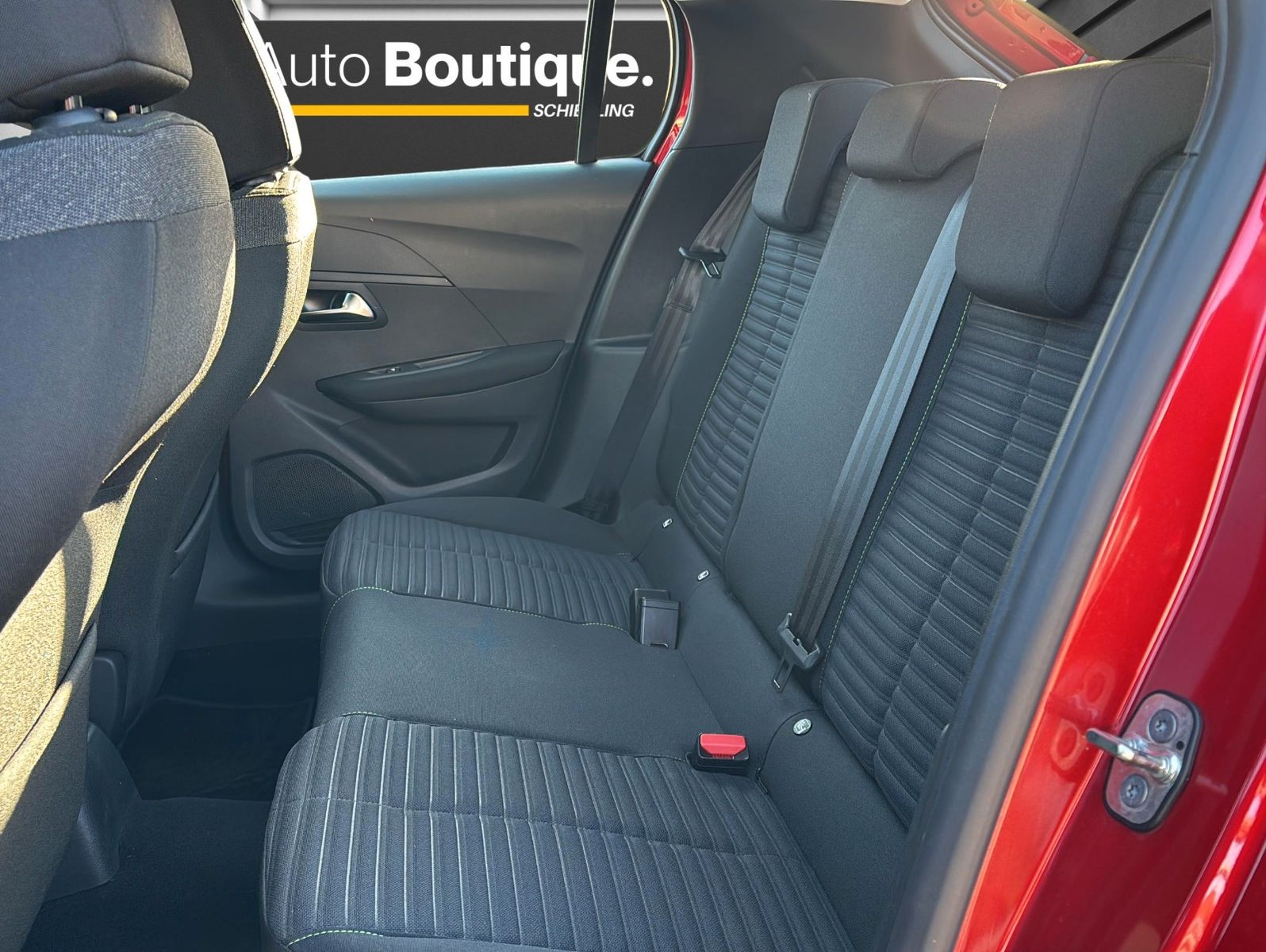 Peugeot 208 - Bild 11