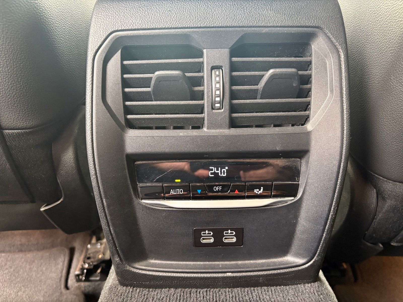 Fahrzeugabbildung BMW 320d xDrive SPORT LINE Navi Laser Standhz Leder