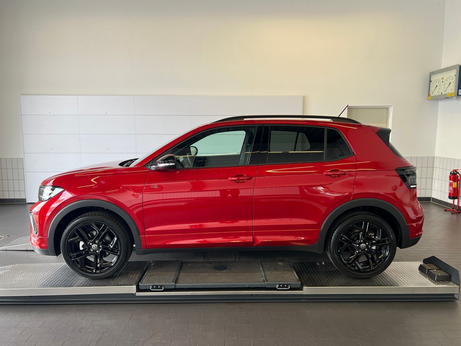 Fahrzeugabbildung Volkswagen T-Cross R-Line 1.5 TSI DSG *AHK,BlackStyle,Navi,