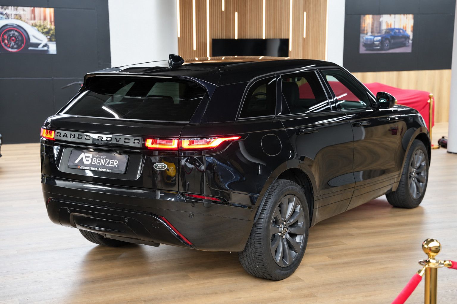 Fahrzeugabbildung Land Rover Range Rover Velar R-Dynamic SE *Meridian*Memory*