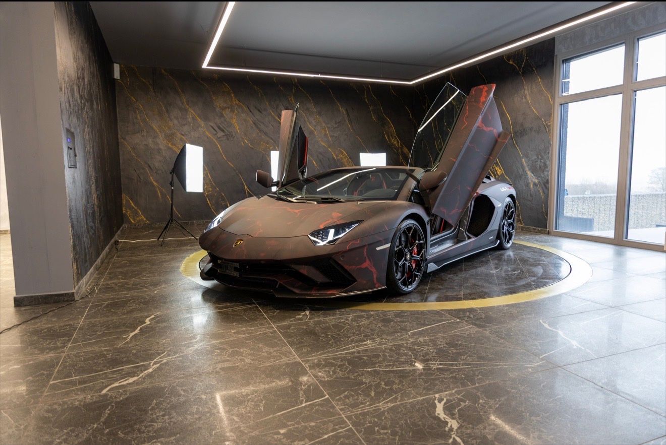 LAMBORGHINI Aventador