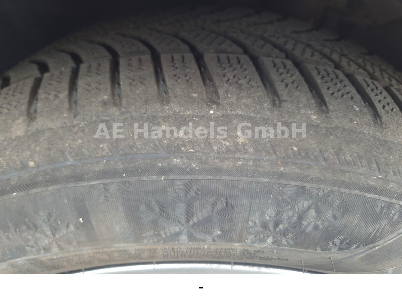 Mercedes-Benz E250 2013 — photo 18