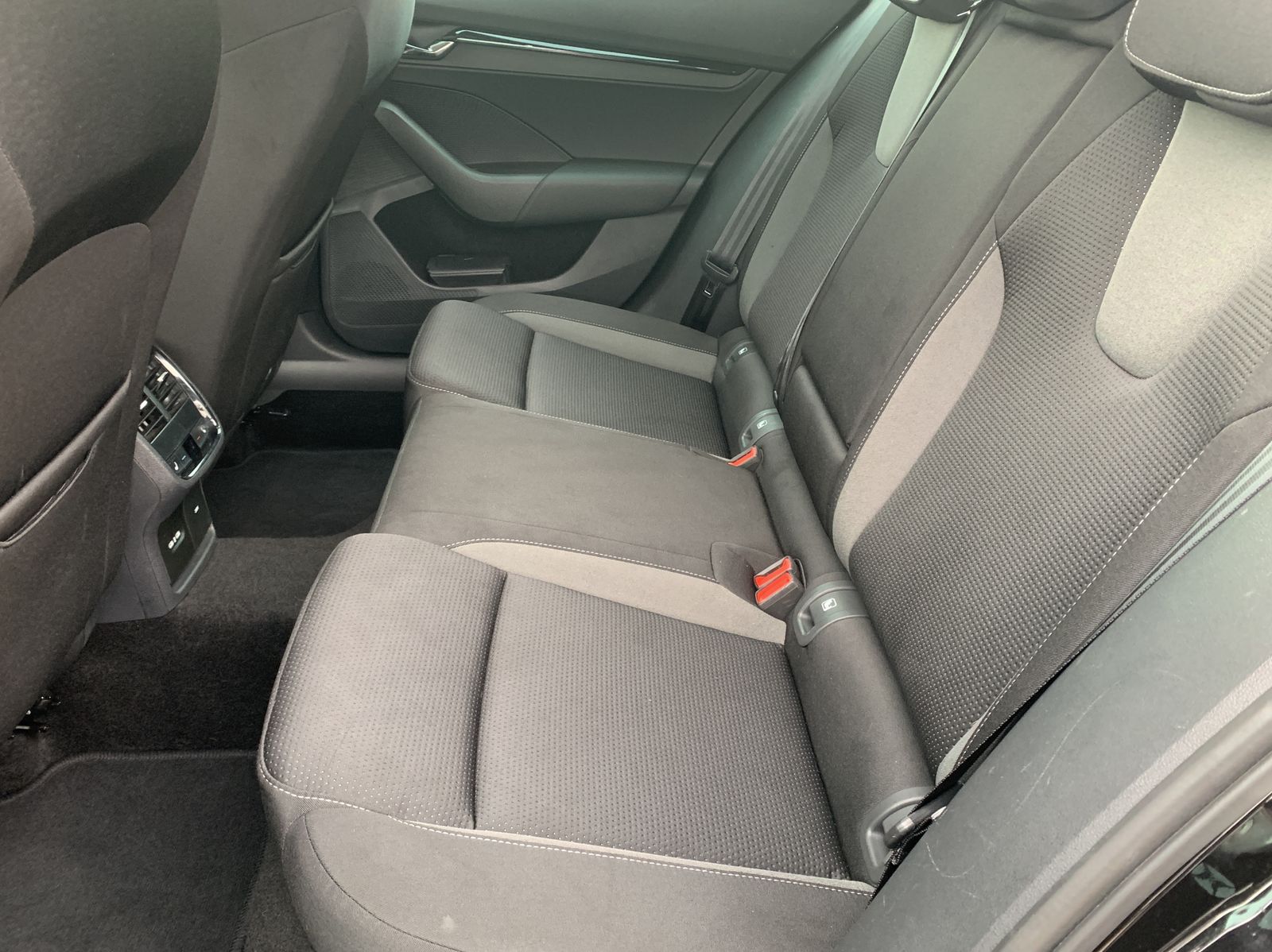 Fahrzeugabbildung SKODA Octavia 2.0 TDI*ACC*Navi*SHZ*Klima*LED*