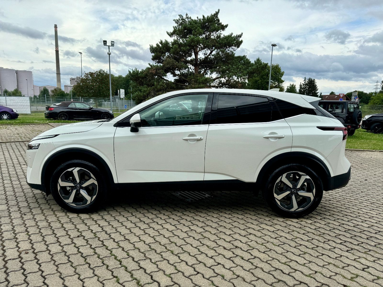 Fahrzeugabbildung Nissan Qashqai 1.3DIG-T AT N-Connecta SHZ+ProPILOT+AHK