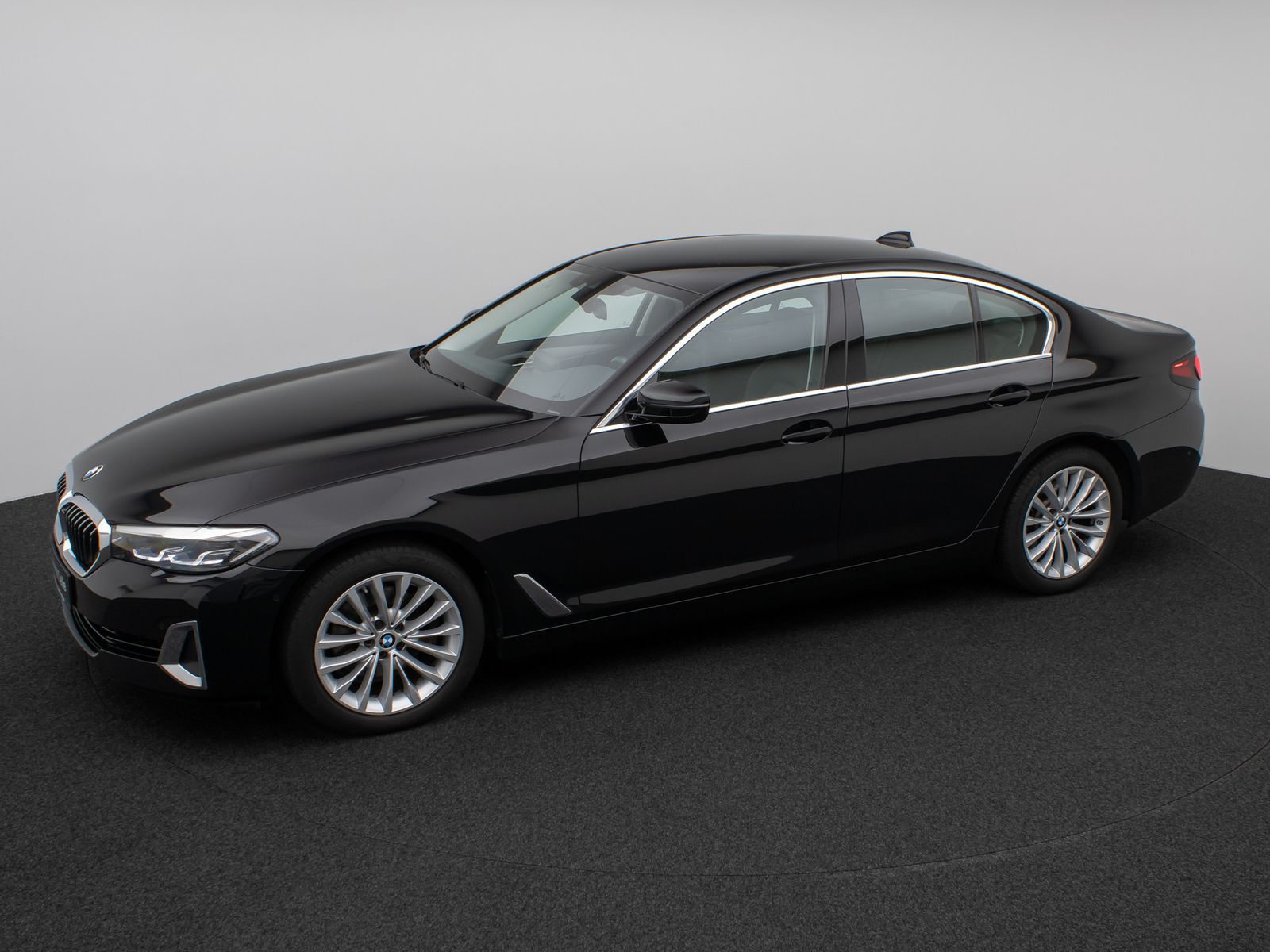 Fahrzeugabbildung BMW 520d Luxury Line Kamera DAB 4xKlima AHK Sport