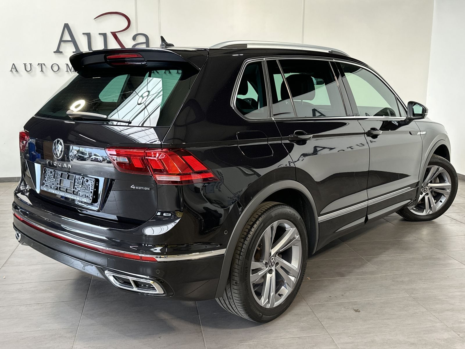 Fahrzeugabbildung Volkswagen Tiguan 2.0 TDI 4M DSG R-Line NAV+MATRIX+AHK+ACC