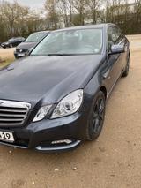 Mercedes-Benz E 250 BlueEFFICIENCY - - Mercedes-Benz E 250 in Frankfurt (Main)
