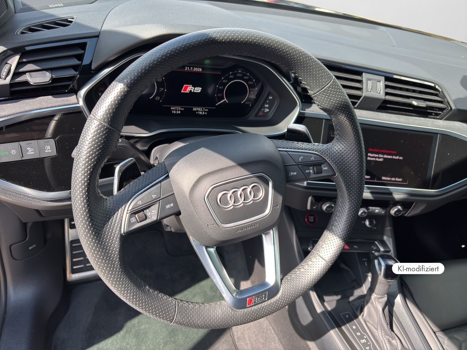 Audi RSQ3 - Bild 10