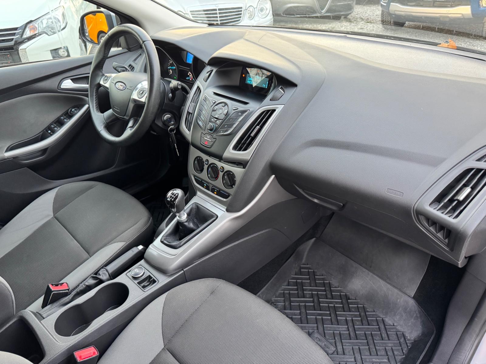 Ford Focus 2013 — photo 9