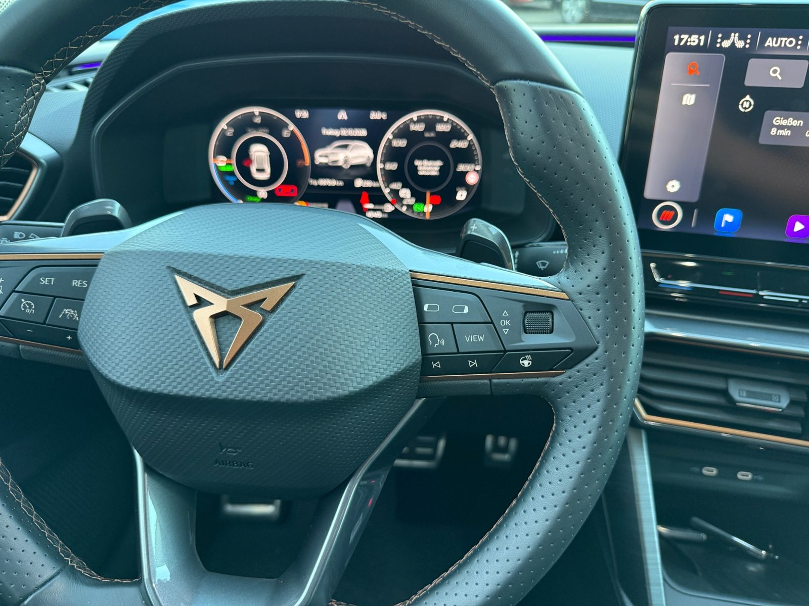 Fahrzeugabbildung CUPRA Leon 1.4 e-Hybrid VZ SHZ NAVI DAB