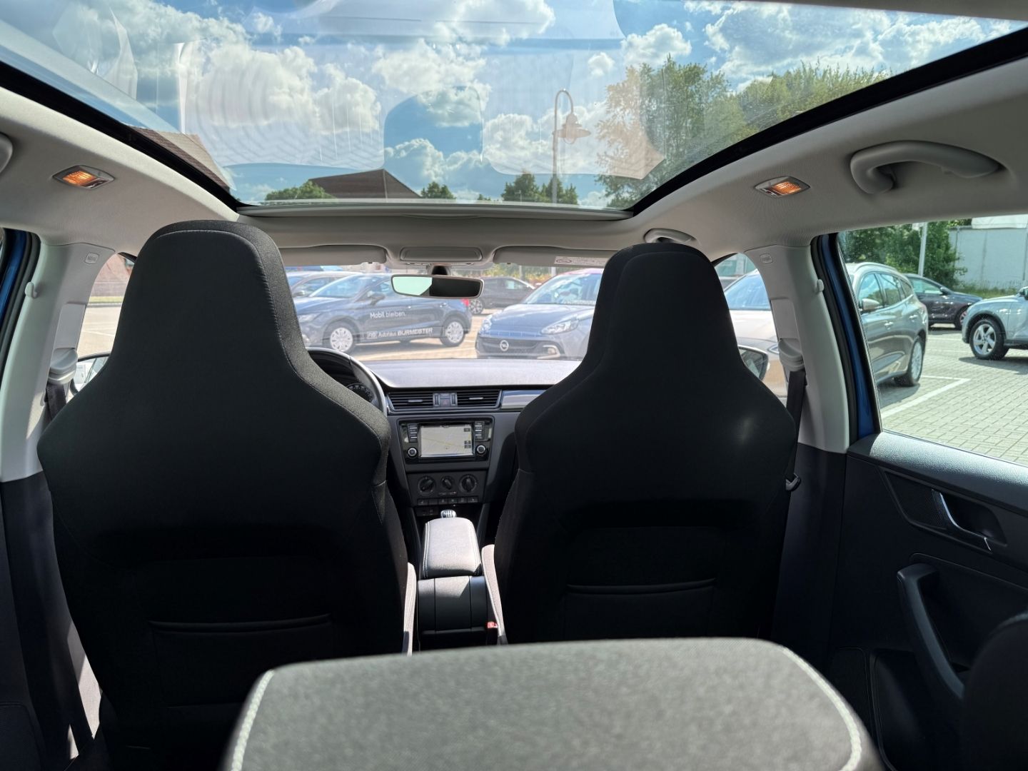 SKODA Rapid Spaceback Emotion Plus 1.2 TSI AHK Pano Na - Image 21