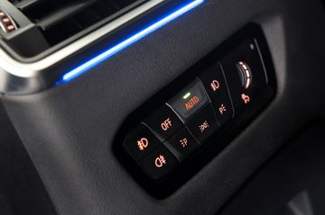 BMW 330d xDrive Touring M Sport PANO HUD RFK AHK 19"