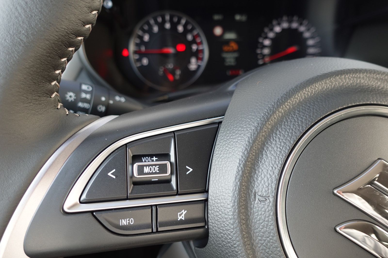 Fahrzeugabbildung Suzuki Swift Comfort+ 1.2 MildHybrid,Navi,Kamera,Sitzhz