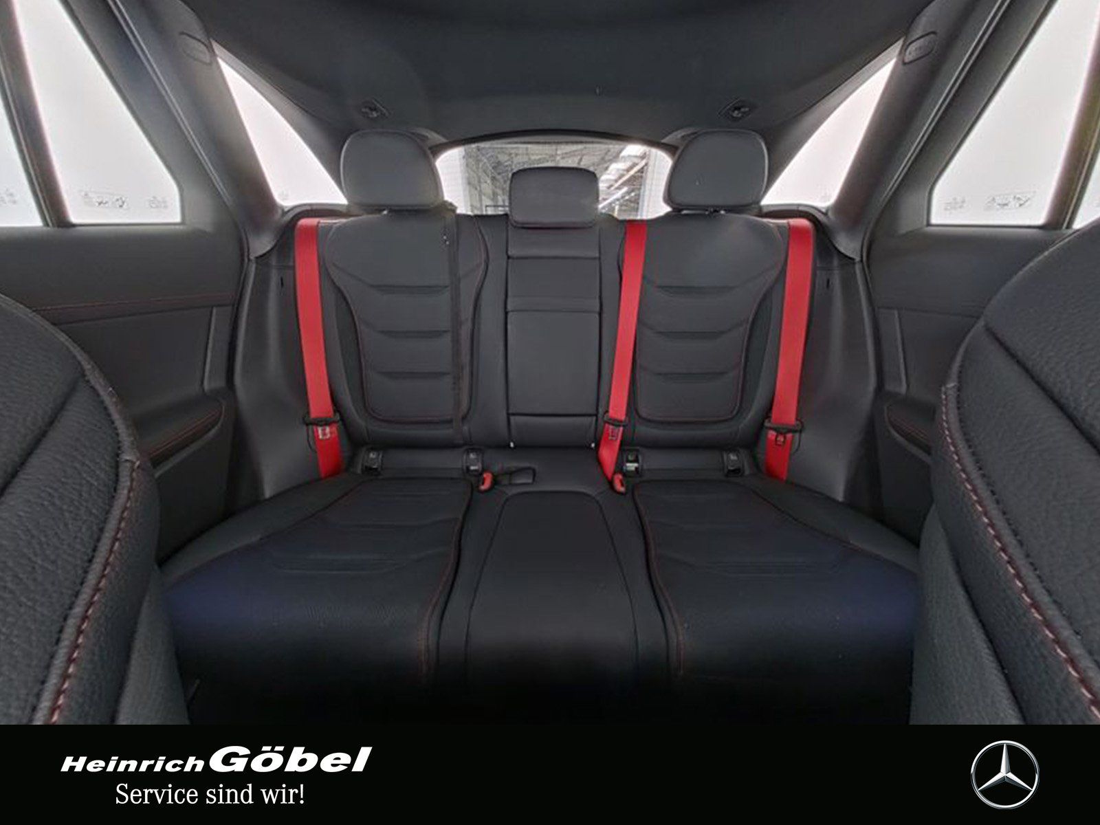 Fahrzeugabbildung Mercedes-Benz GLC 43 AMG PANO+AHK+FAHRASSIST+NIGHT+SITZKLIMA