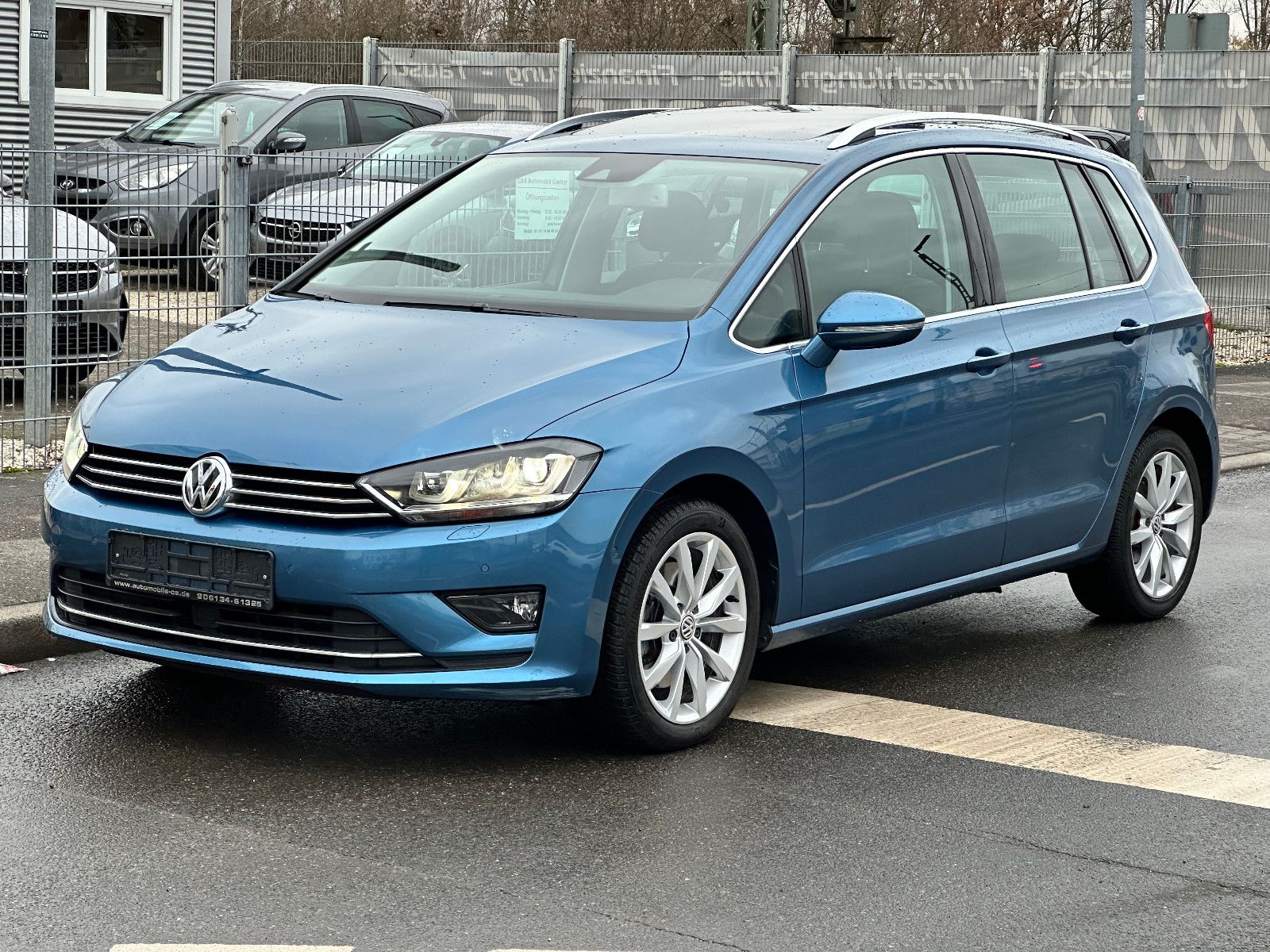 Fahrzeugabbildung Volkswagen GOLF SPORTSVAN VII HIGHLINE BMT*AHK+PANO+AUTOM.*