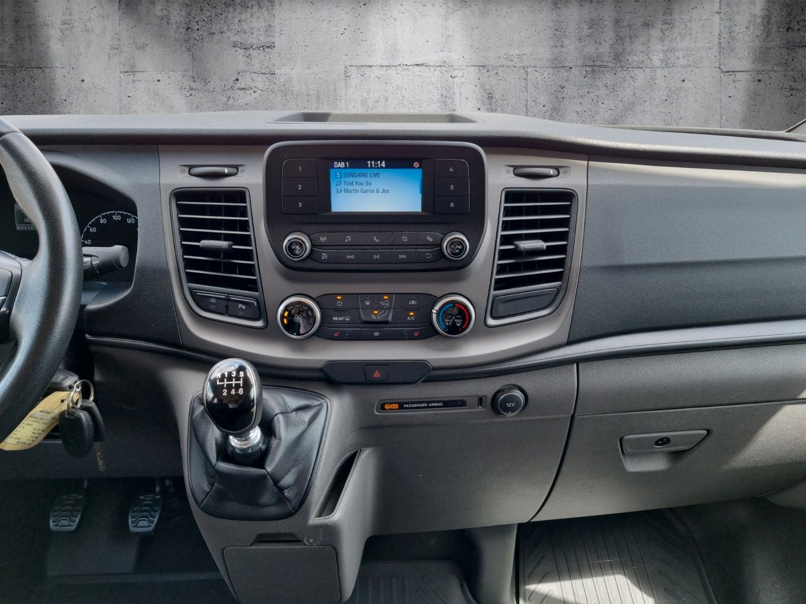 Fahrzeugabbildung Ford Transit Custom Kombi 8-Sitzer 320L2