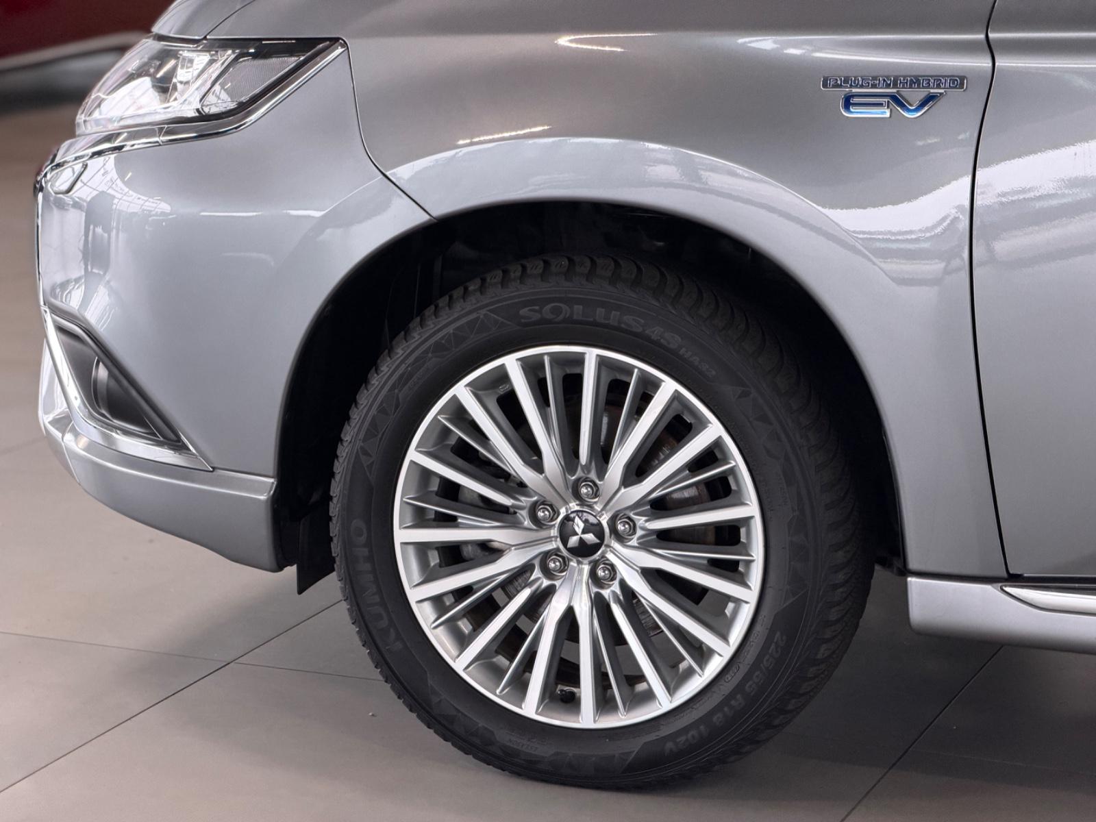 Mitsubishi 2.4 Plug-in Hybrid Outlander Diamant Spirit AHK