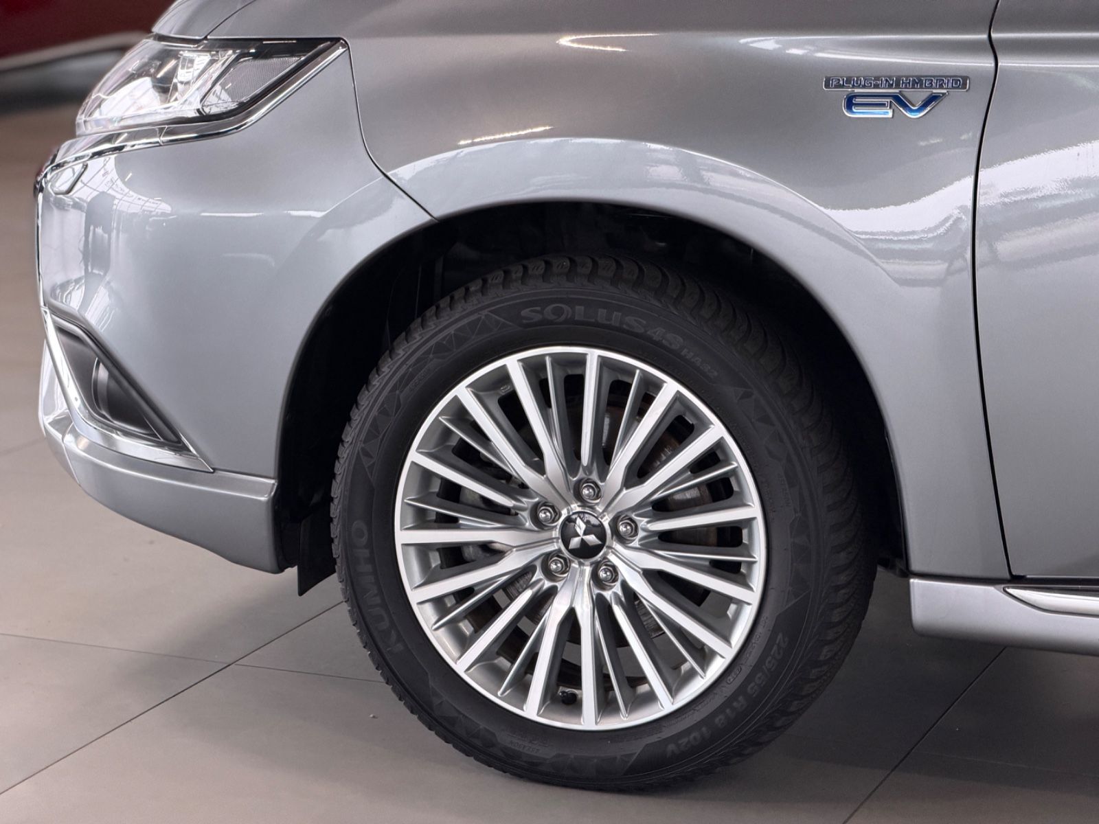 Fahrzeugabbildung Mitsubishi 2.4 Plug-in Hybrid Outlander Diamant Spirit AHK