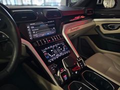 Fahrzeugabbildung Lamborghini Urus (BANG&OLUF/3D-CAM/PANO/MASSAGE/2xTV/STYLE