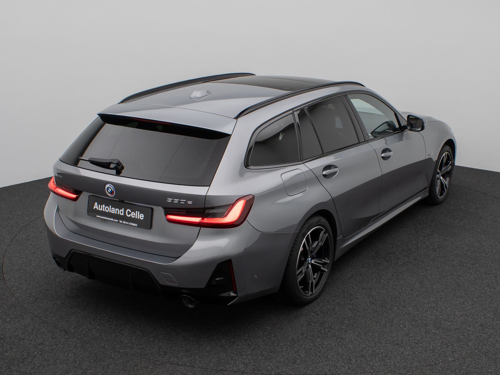 Fahrzeugabbildung BMW 330e xD M Sport Pro Panorama Kamera HUD DAB H/K