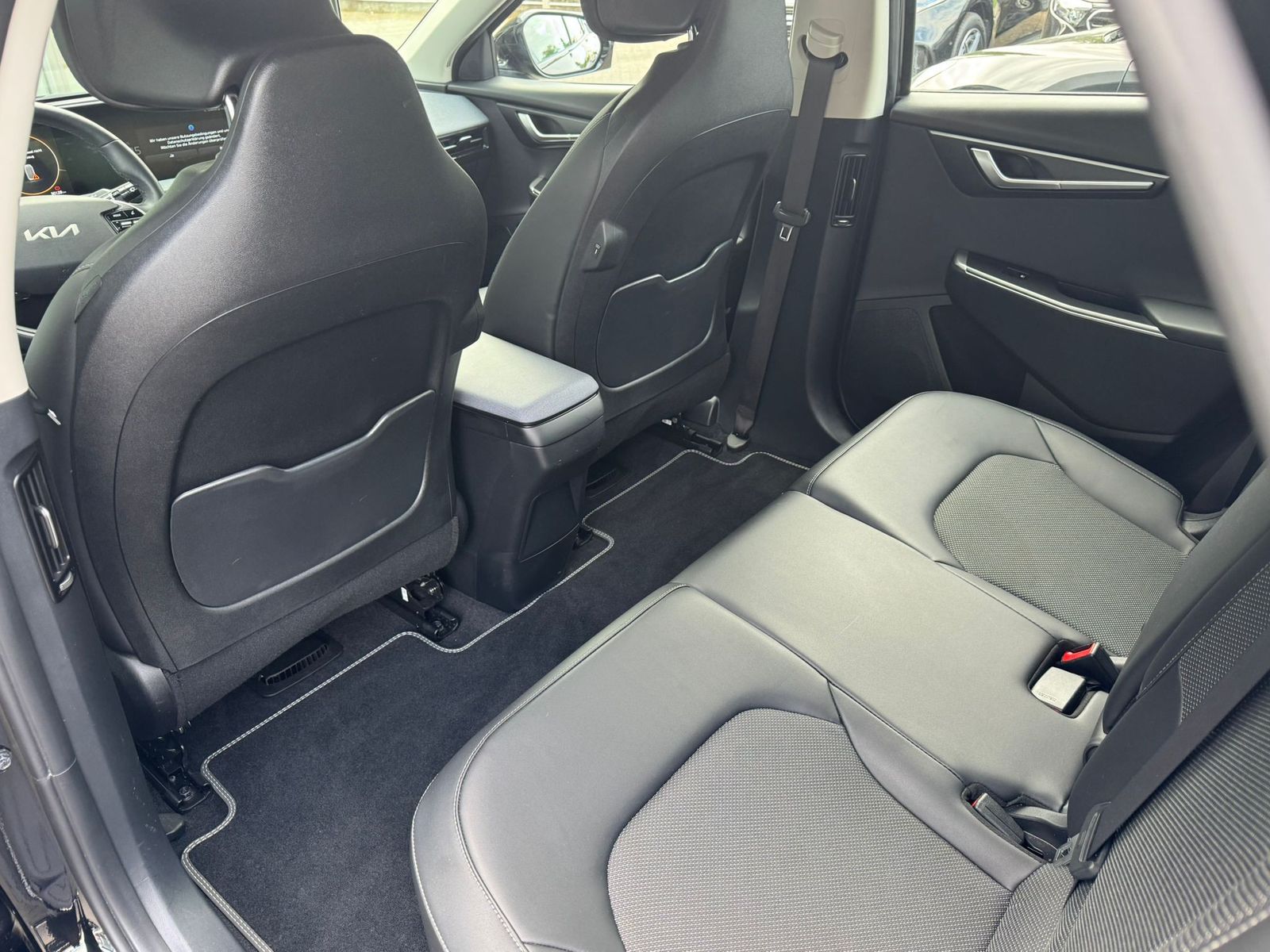 Fahrzeugabbildung Kia EV6 4WD NAVI+LED+SHZ+KAMERA+WP+DAB+ACC+19"