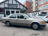 Mercedes-Benz E 260 Limo Automatik Klima Schiebedach 1 Hand - Mercedes-Benz E 260 Gebrauchtwagen