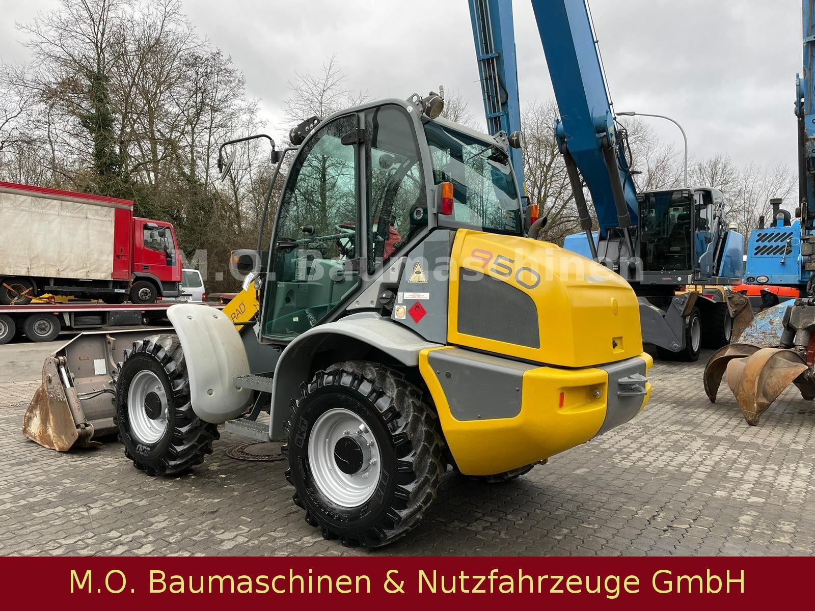 Fahrzeugabbildung Kramer 950 / 347-03 / SW / Klappschaufel /Allrad