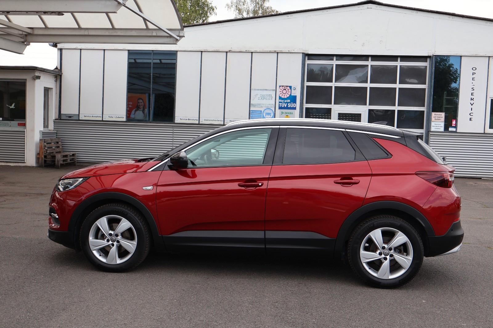 Opel Grandland X 1.6 Turbo AT8 Ultimate+AHK+