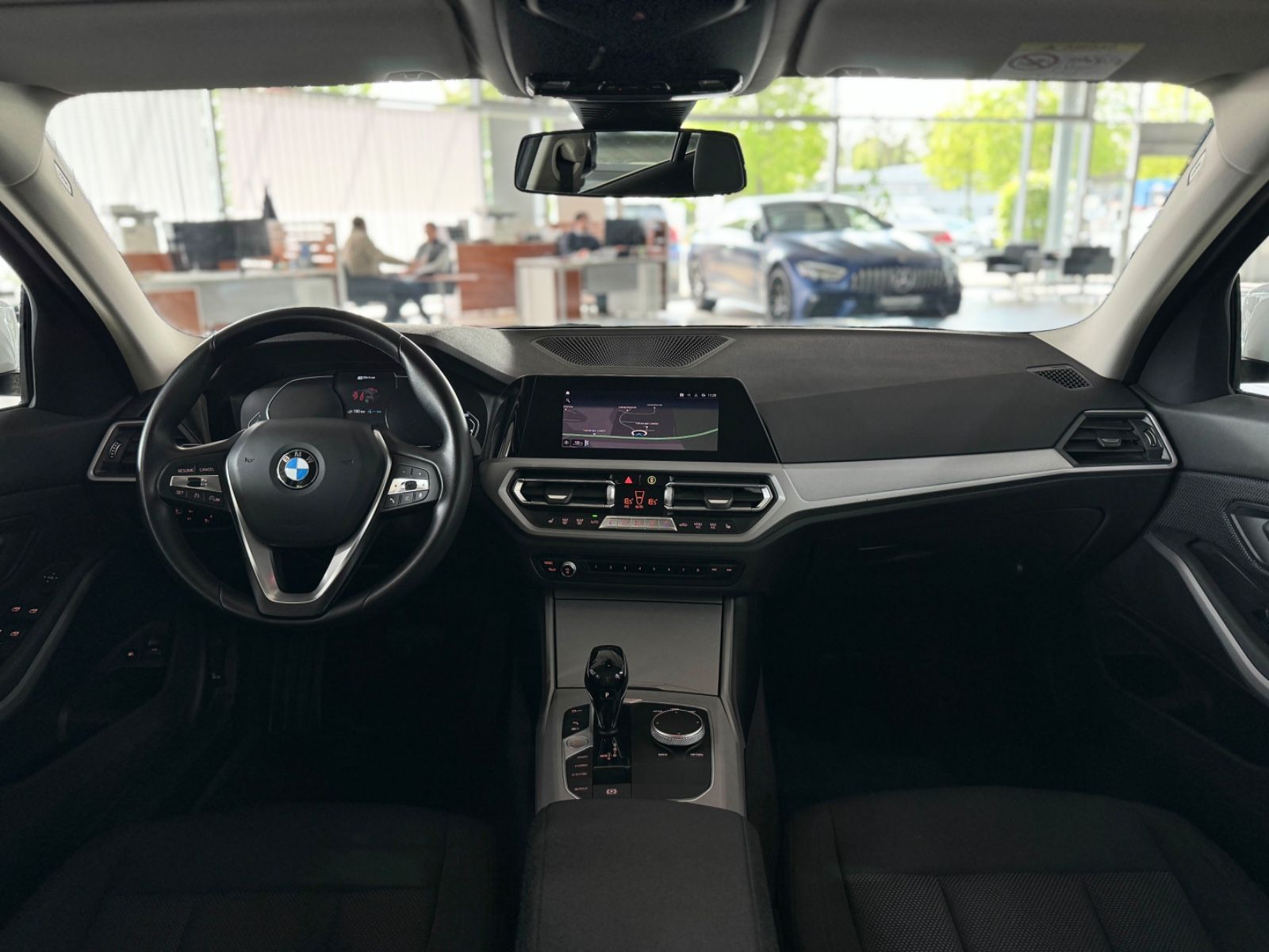 Fahrzeugabbildung BMW 330e Advantage DAB CockPit+ Sitzheizung PDC LED