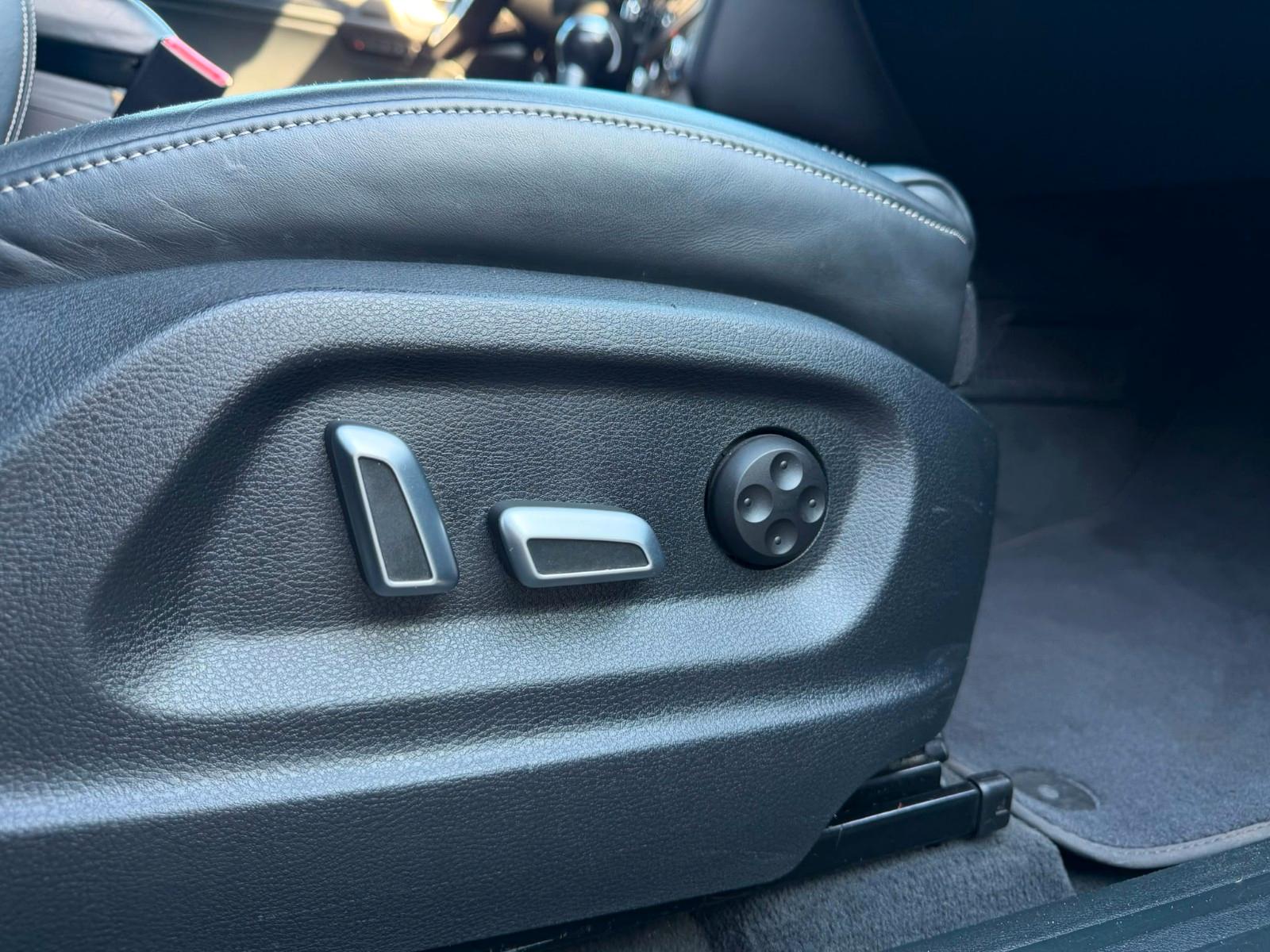 Audi SQ5 3.0 TFSI quattro | 354 ch | BVA | Bang & Olufsen | Toit panoramique | Caméra de recul | Cuir électrique à mémoire chauffant | Jantes 21"