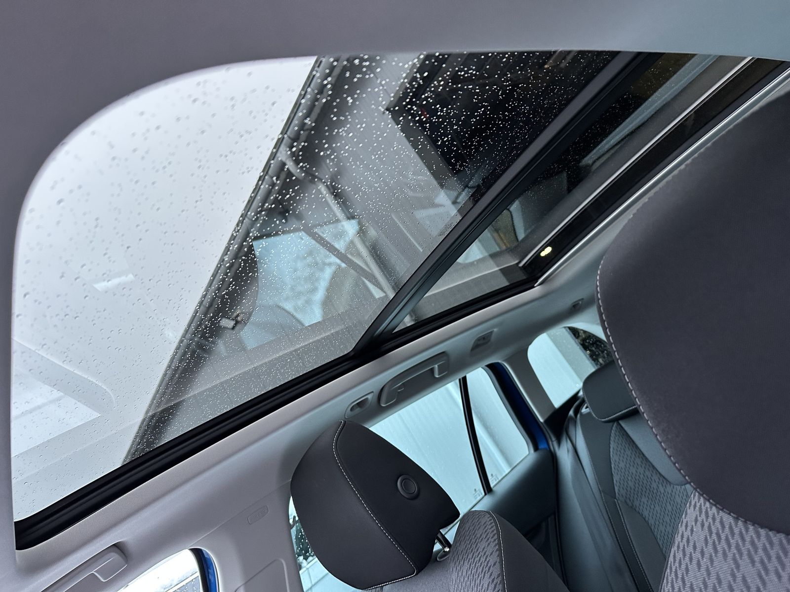 Fahrzeugabbildung SKODA Octavia Combi Clever NAV+LED+PANO+AHK+KAMERA+PP