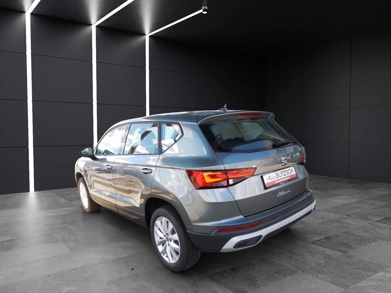 Fahrzeugabbildung SEAT Ateca 1.5 TSI Style Navi LED PDC Kamera