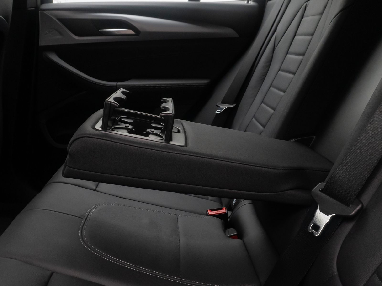 Fahrzeugabbildung BMW X3 xD30i 360&deg;DAB Memory CockpitPlus Leder 18Zoll