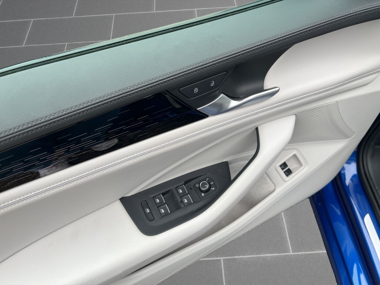 Volkswagen Passat Variant - Bild 13